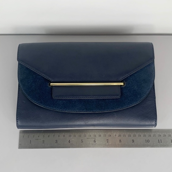 Vince Camuto Convertible Clutch / Purse with Gold Chain Shoulder Strap - Picture 12 of 13